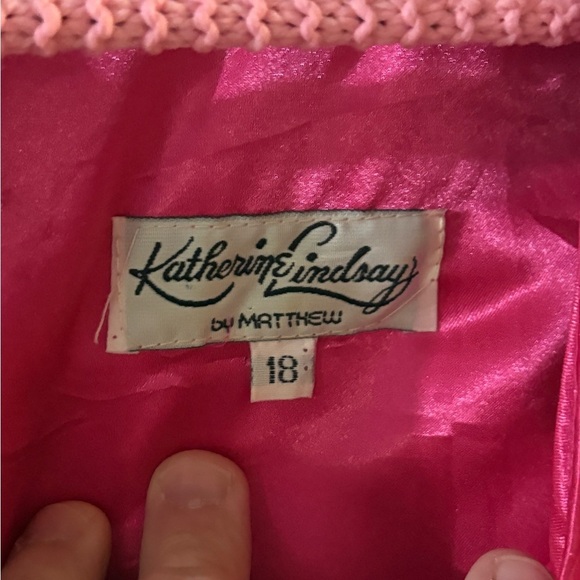 Vintage Elegant Pink Blouse with Bow Accents - Picture 6 of 11